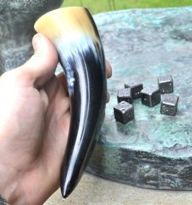 6 forced dices with cow horn dice cup