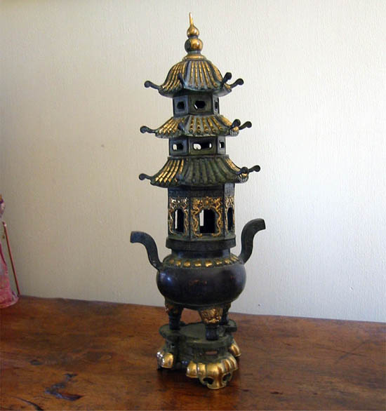 Incense burner Pagode (tall)