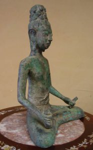Khmer statue
