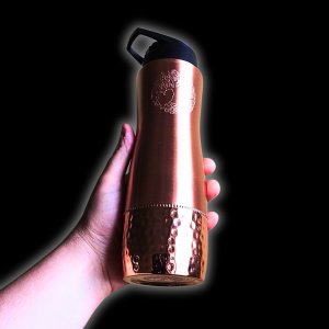 Koperen drinkfles met Yggdrasil gravure & drinkdop (850 ml)