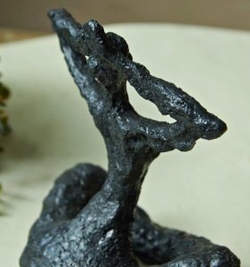 Mae sculptuur, abstract vrouwelijk beeld