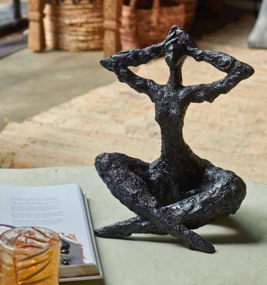 Mae sculptuur, abstract vrouwelijk beeld