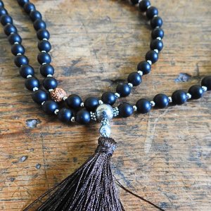 Mala van obsidiaan en rudraksha 108 kralen (elastisch)