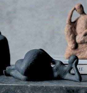 Remi keramische sculptuur