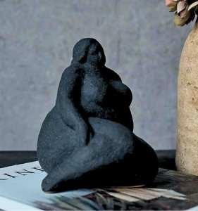 Rolinda keramische sculptuur