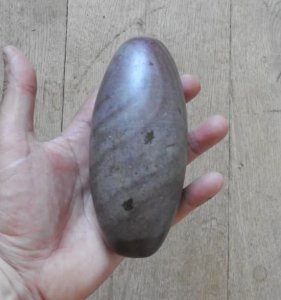 Shiv Lingam stone (14cm)