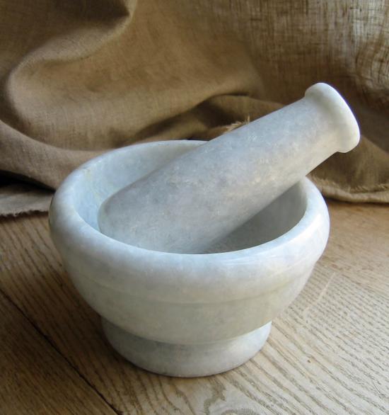 Vijzel in witte marmer (D12 x H9 cm)
