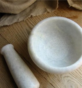 Vijzel in witte marmer (D12 x H9 cm)
